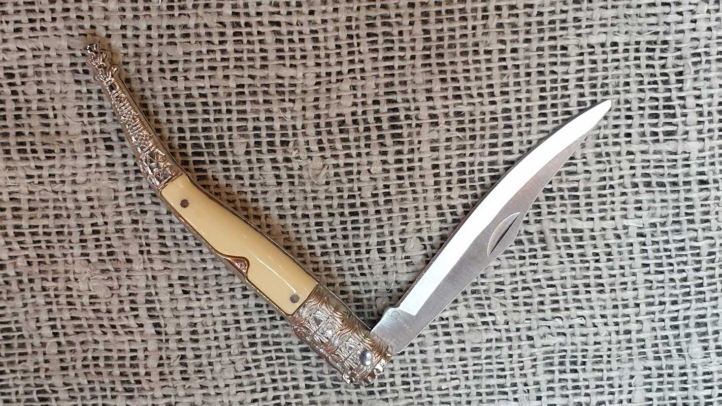 Нож складной наваха Albainox, длина клинка 8,3 см, материал клинка Stainless steel, рукоять Zamak пл