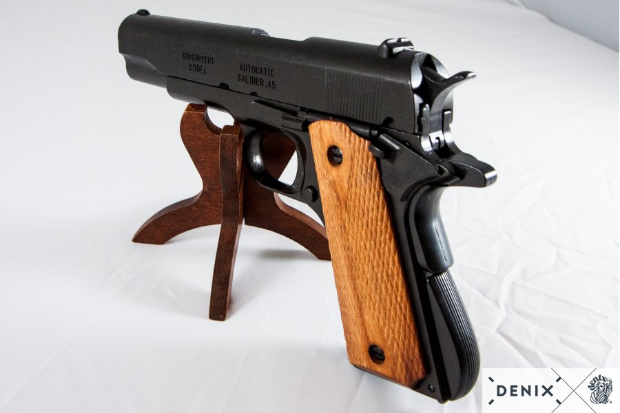 Пистолет автоматический M1911A1, .45 калибра, накладки из светлого дерева, США, 1911 (1-я и 2-я Миро