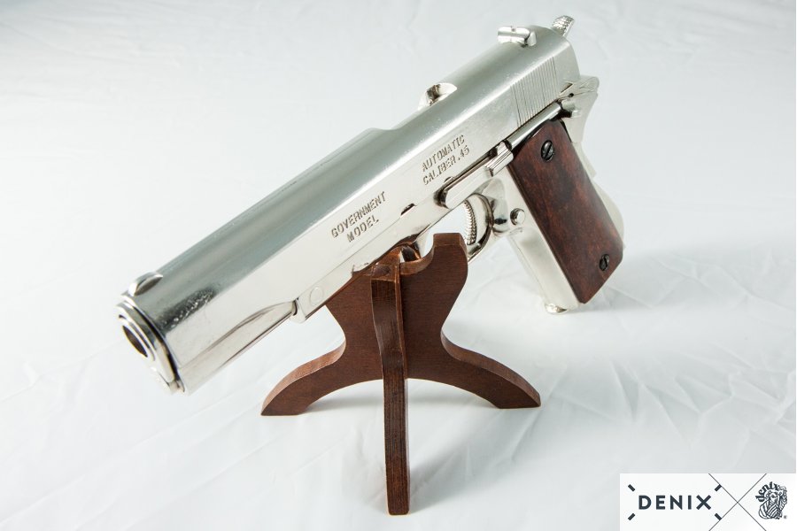 Пистолет автоматический M1911A1, .45 калибра, никелерованный, накладки из лакированного дерева, США,
