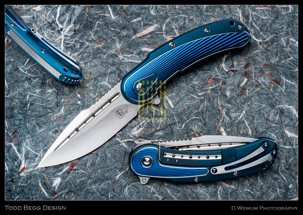 Нож Bodega, сталь CPM-S35VN, длина клинка 3.875″, сатин, рукоять титан, синяя с серебром, дол