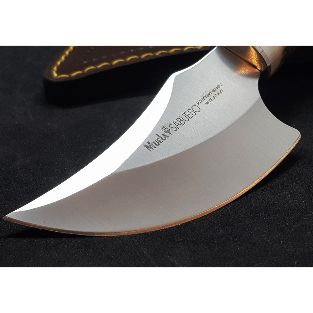 Нож-скиннер "SABUESO", клинок 11 см, рукоять рог оленя, ножны кожа