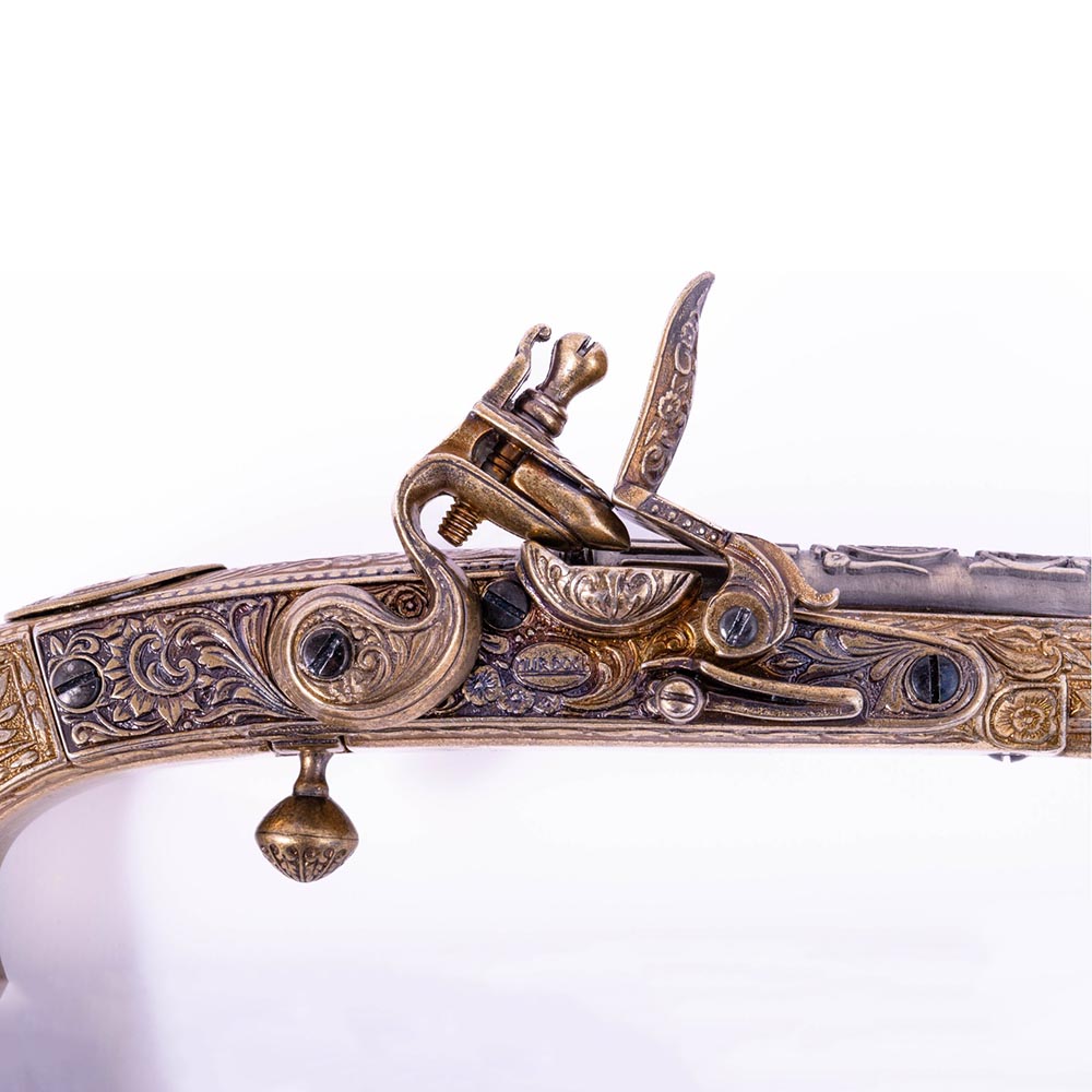 Пистолет кремневый, Шотландия, 1760 г., цвет золотистый