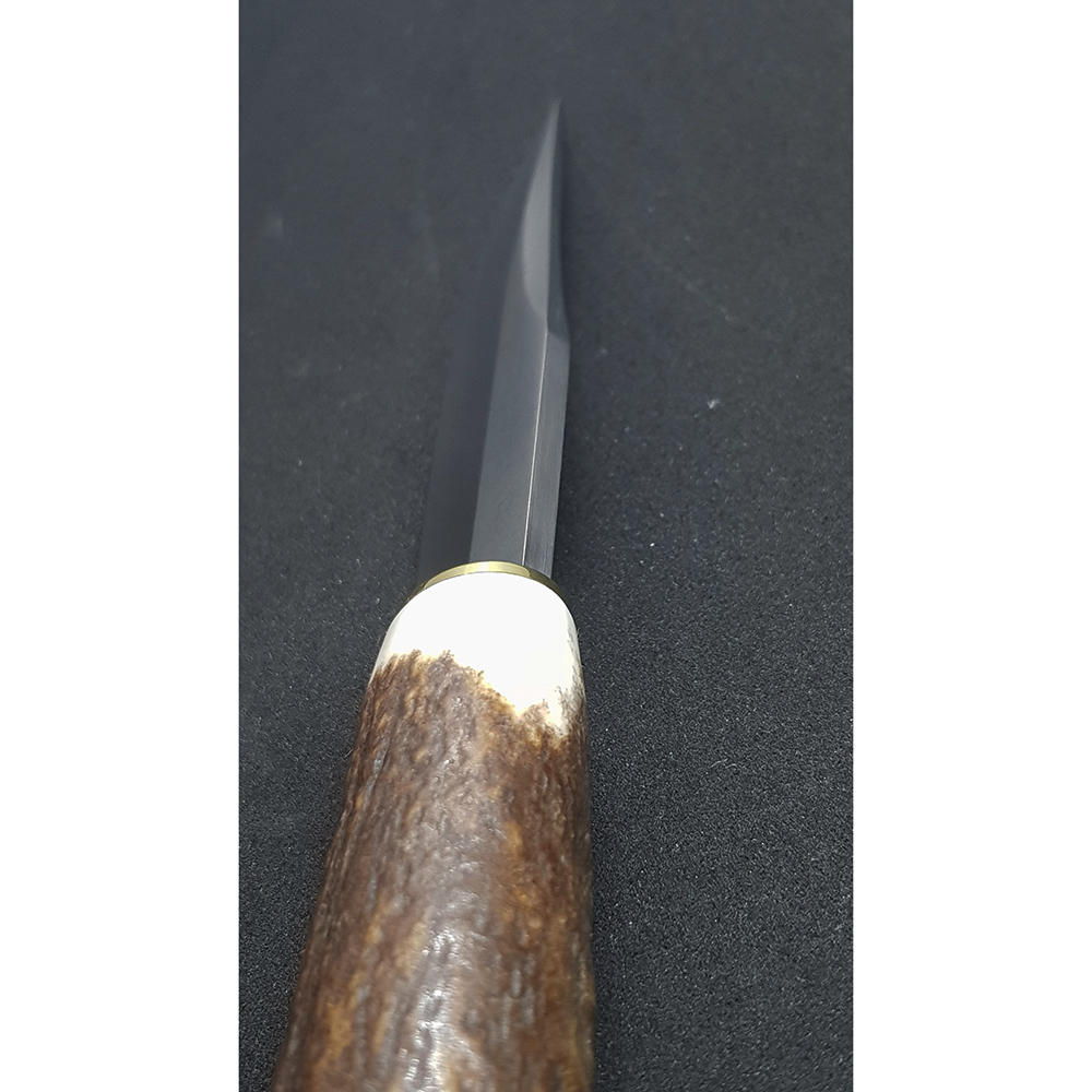 Нож "BRACO" с фикс клинком длиной 11 см, рукоять рог оленя, ножны кожа