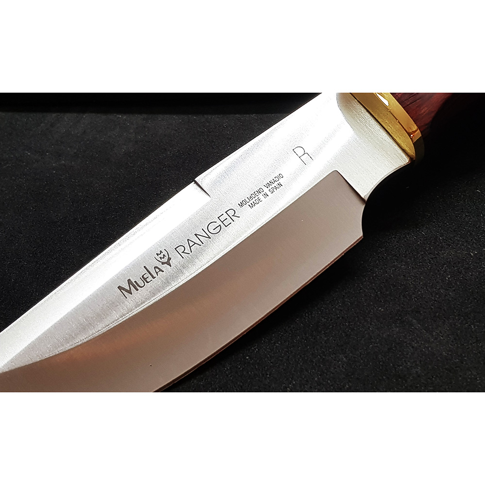 Нож "RANGER" с фикс клинком длиной 13 см, рукоять красная микарта, ножны кожа