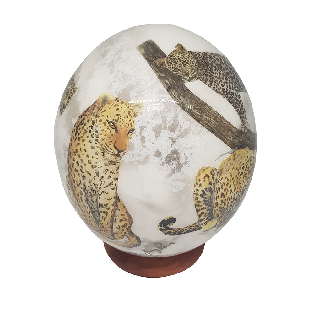 Яйцо страусиное декорированное